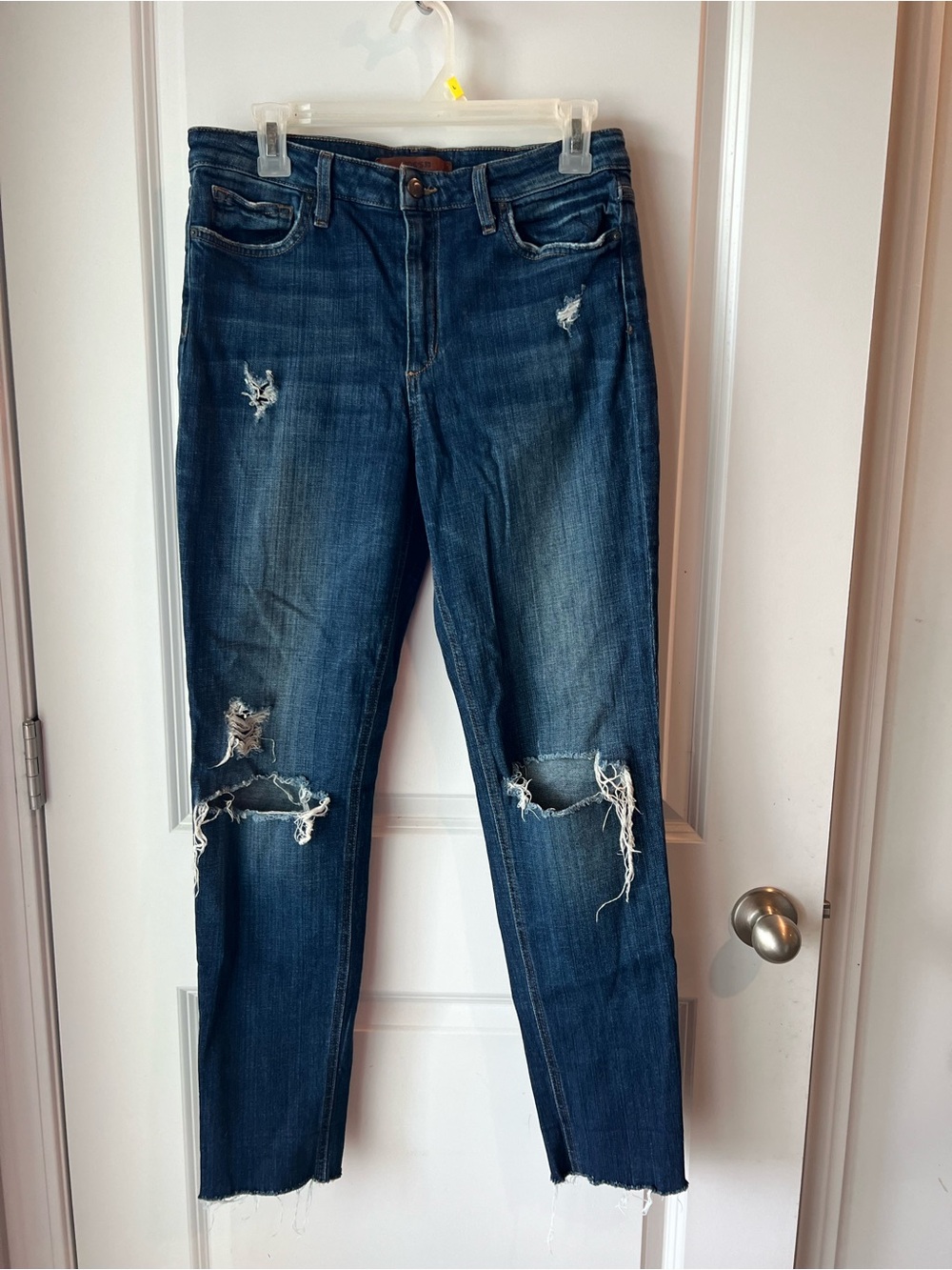 Joe's Jeans Skinny Ripped Dark Blue Denim. Size 30